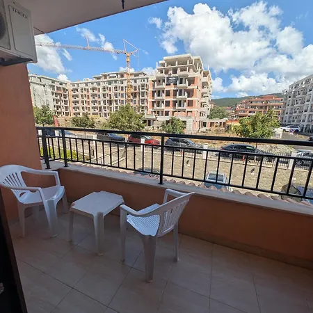 Sunny Star Dreams W Prime Location, Pool, Sea View Apartment Sveti Vlas